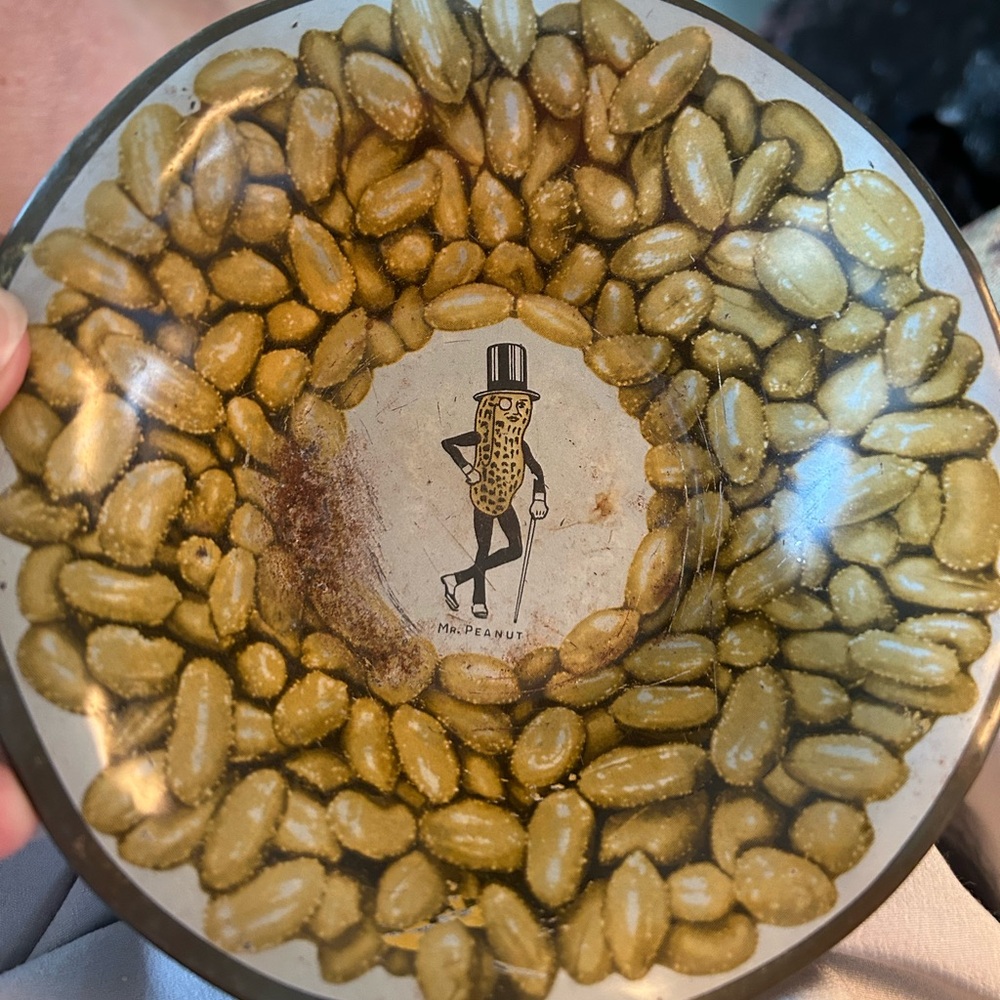 Vintage Mr Peanut metal bowl and 4 snack bowls